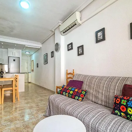 2 Bedroom Cozy In טורבייחה